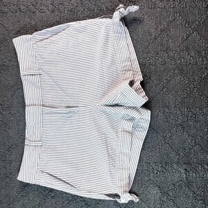 Loft Women's Size 6 Outlet Grey White Striped Side Tie Shorts 4 Inch Inseam